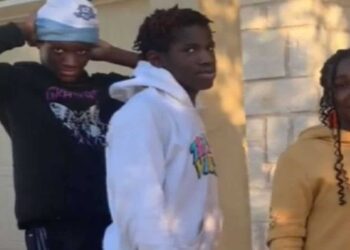 Una mamma single sorprende i bambini con una casa nuova di zecca