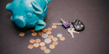 Perché non dovresti attaccare altre chiavi alla chiave di accensione del tuo veicolo