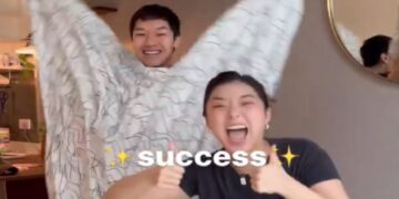 trucco cambio copripiumino in azione