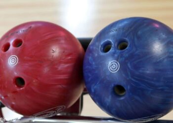 Come vengono realizzate le palle da bowling