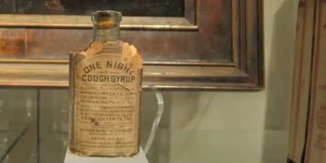 Lo sciroppo della tosse del 1900 era veleno! Guarda di cosa è fatto!