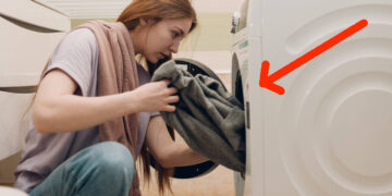 lavatrice vestiti sgualciti