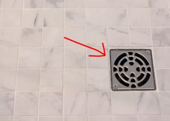 Versa questo nello scarico della doccia per avere il bagno profumatissimo