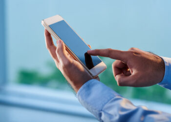 Attenti a quest’applicazione sul tuo smartphone, spia e registra tutto