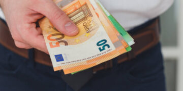 Basta contanti, ecco quando potrebbe cambiare tutto: la probabile data