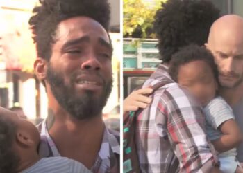 Un uomo interroga un padre senzatetto con figlio sulla gentilezza, prima di offrirgli 1.000 dollari e un posto dove stare