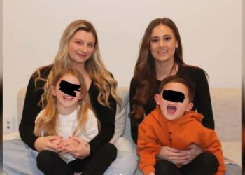 Le migliori amiche di una madre single fanno notizia quando vanno a vivere insieme per crescere i propri figli insieme