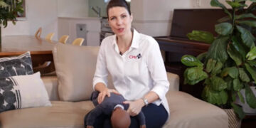 Ecco perché tutti i genitori dovrebbero imparare questa tecnica di pronto soccorso salvavita per soffocare i bambini